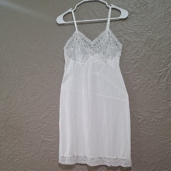 Vassarette White Lace Chemise with Adjustable Straps Size 34 A - Picture 2 of 10